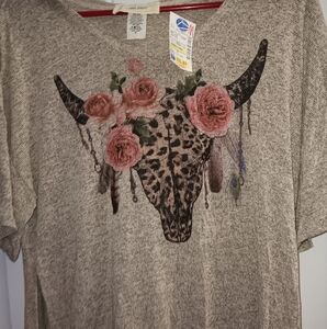 23 Love Street Sz Med. Ladies top/shirt with attatched hood.